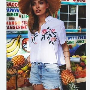 Rails White Short Sleeve Gretta Button Shirt w/ Peach/Green Embroidery‎ Medium
